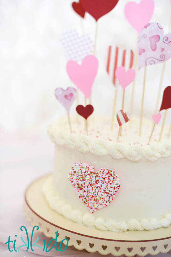 Valentine's Day Cake Topper Easy Valentine's Day Cake decorated with paper heart Valentine's Day Cake Topper.